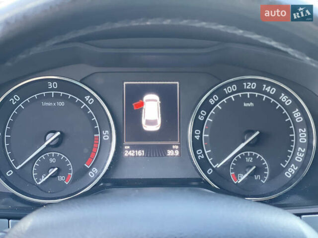 Білий Шкода Суперб, об'ємом двигуна 1.6 л та пробігом 240 тис. км за 13250 $, фото 24 на Automoto.ua