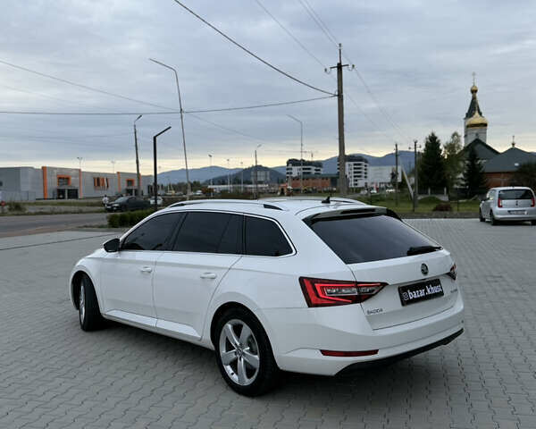 Белый Шкода Суперб, объемом двигателя 2 л и пробегом 280 тыс. км за 16800 $, фото 16 на Automoto.ua