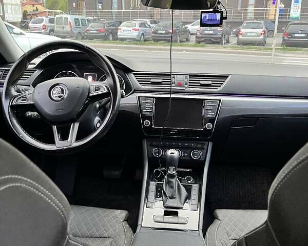 Белый Шкода Суперб, объемом двигателя 1.97 л и пробегом 319 тыс. км за 14690 $, фото 12 на Automoto.ua