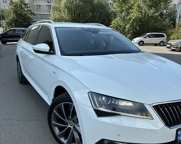 Білий Шкода Суперб, об'ємом двигуна 1.97 л та пробігом 287 тис. км за 20500 $, фото 6 на Automoto.ua