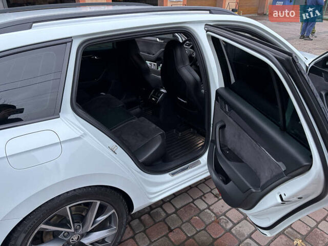 Белый Шкода Суперб, объемом двигателя 1.97 л и пробегом 291 тыс. км за 18900 $, фото 12 на Automoto.ua