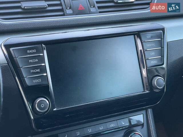 Білий Шкода Суперб, об'ємом двигуна 1.6 л та пробігом 240 тис. км за 13250 $, фото 27 на Automoto.ua