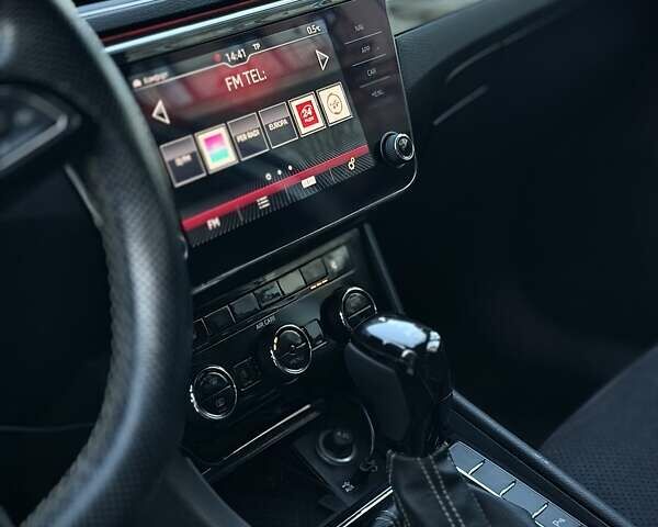 Белый Шкода Суперб, объемом двигателя 1.97 л и пробегом 238 тыс. км за 18900 $, фото 22 на Automoto.ua