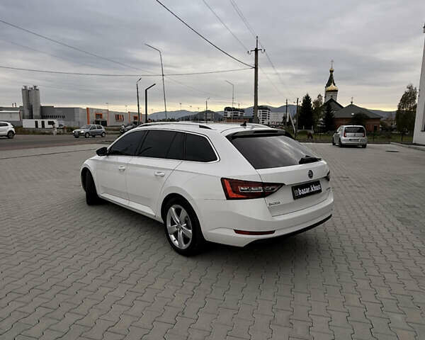 Белый Шкода Суперб, объемом двигателя 2 л и пробегом 280 тыс. км за 16800 $, фото 3 на Automoto.ua