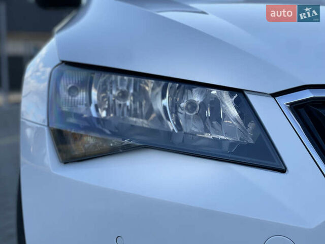 Шкода Суперб 2017 в Нововолынск на Automoto.ua Белый Шкода Суперб, объемом двигателя 1.6 л и пробегом 242 тыс. км за 13500 $, фото 15 на Automoto.ua