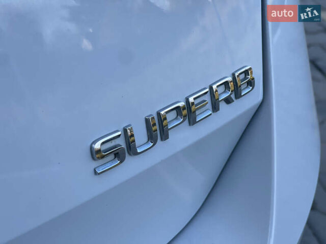 Білий Шкода Суперб, об'ємом двигуна 1.6 л та пробігом 240 тис. км за 13250 $, фото 18 на Automoto.ua