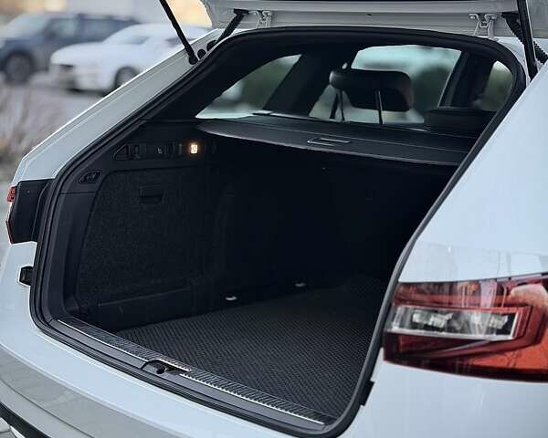 Белый Шкода Суперб, объемом двигателя 1.97 л и пробегом 238 тыс. км за 18900 $, фото 26 на Automoto.ua