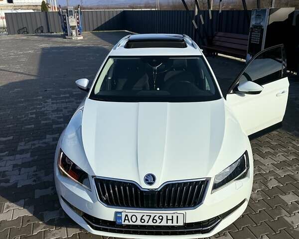 Белый Шкода Суперб, объемом двигателя 1.97 л и пробегом 224 тыс. км за 20000 $, фото 5 на Automoto.ua