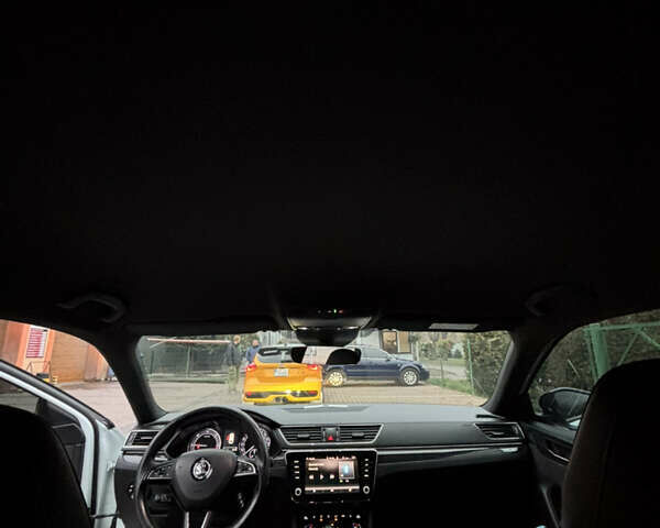 Белый Шкода Суперб, объемом двигателя 1.97 л и пробегом 291 тыс. км за 18900 $, фото 15 на Automoto.ua