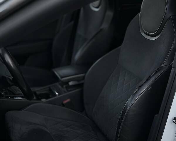 Белый Шкода Суперб, объемом двигателя 1.97 л и пробегом 238 тыс. км за 18900 $, фото 19 на Automoto.ua