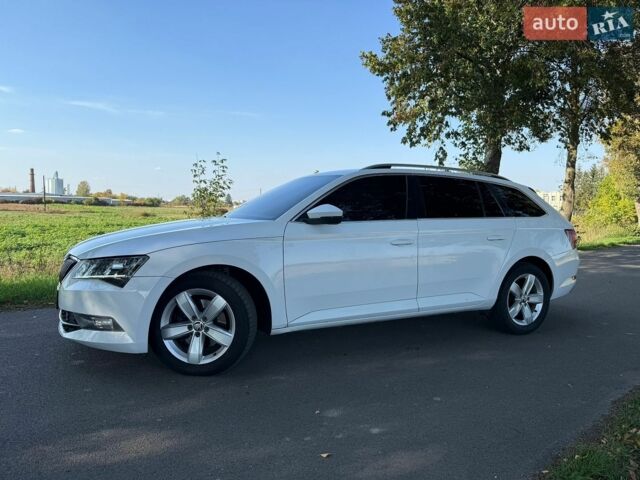 Белый Шкода Суперб, объемом двигателя 1.6 л и пробегом 235 тыс. км за 15500 $, фото 3 на Automoto.ua