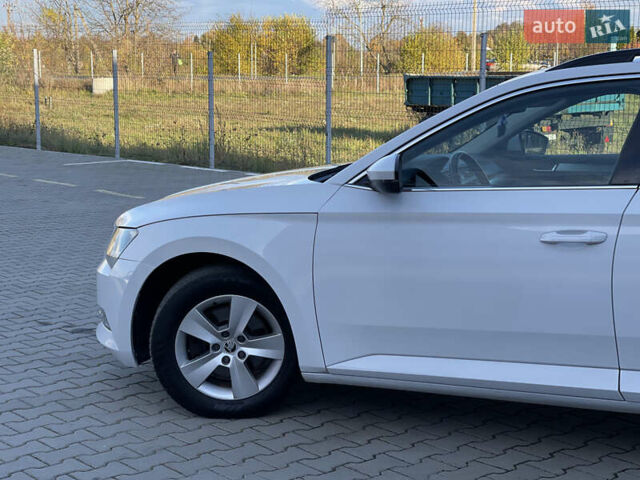 Шкода Суперб 2017 в Нововолынск на Automoto.ua Белый Шкода Суперб, объемом двигателя 1.6 л и пробегом 242 тыс. км за 13500 $, фото 12 на Automoto.ua