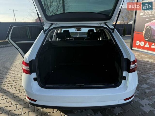 Белый Шкода Суперб, объемом двигателя 1.97 л и пробегом 224 тыс. км за 20000 $, фото 48 на Automoto.ua