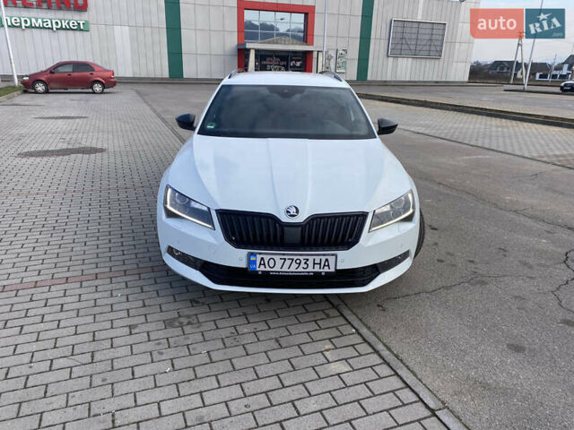 Белый Шкода Суперб, объемом двигателя 1.97 л и пробегом 250 тыс. км за 21900 $, фото 3 на Automoto.ua