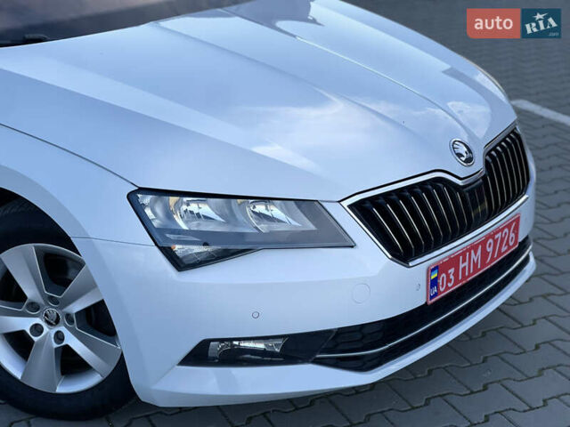 Білий Шкода Суперб, об'ємом двигуна 1.6 л та пробігом 240 тис. км за 13250 $, фото 2 на Automoto.ua