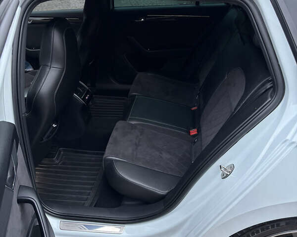 Белый Шкода Суперб, объемом двигателя 1.97 л и пробегом 291 тыс. км за 18900 $, фото 9 на Automoto.ua