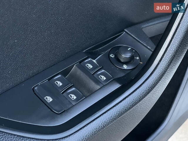 Білий Шкода Суперб, об'ємом двигуна 1.6 л та пробігом 240 тис. км за 13250 $, фото 22 на Automoto.ua