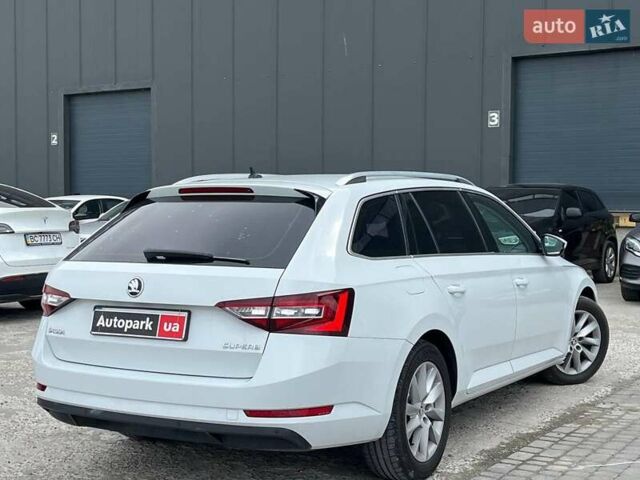 Белый Шкода Суперб, объемом двигателя 1.6 л и пробегом 117 тыс. км за 17590 $, фото 6 на Automoto.ua