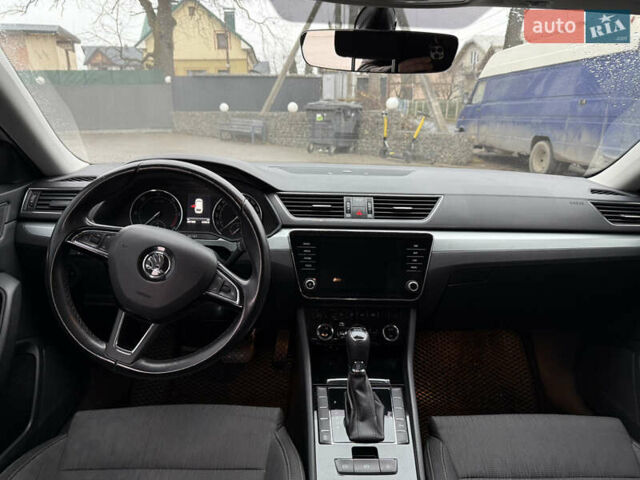 Белый Шкода Суперб, объемом двигателя 1.97 л и пробегом 260 тыс. км за 16199 $, фото 9 на Automoto.ua