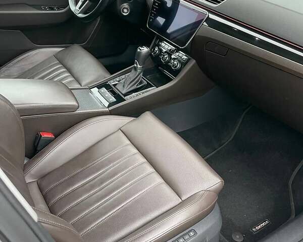 Белый Шкода Суперб, объемом двигателя 1.97 л и пробегом 268 тыс. км за 19999 $, фото 33 на Automoto.ua