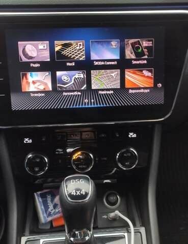 Белый Шкода Суперб, объемом двигателя 1.97 л и пробегом 232 тыс. км за 17500 $, фото 2 на Automoto.ua