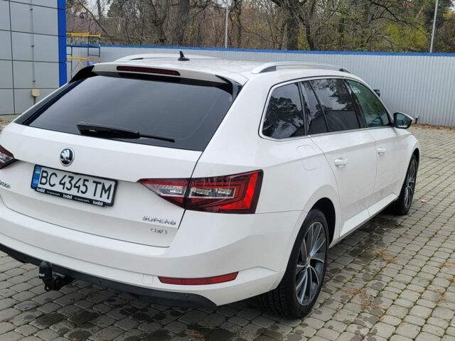 Белый Шкода Суперб, объемом двигателя 2 л и пробегом 195 тыс. км за 22500 $, фото 1 на Automoto.ua