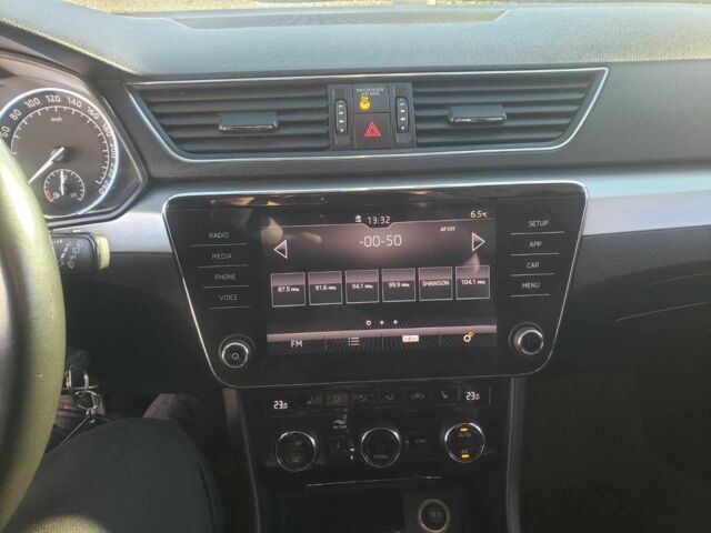 Белый Шкода Суперб, объемом двигателя 2 л и пробегом 272 тыс. км за 18700 $, фото 6 на Automoto.ua