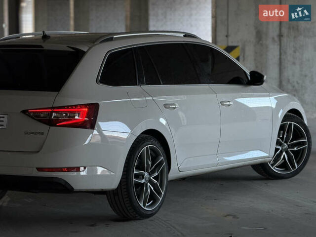 Белый Шкода Суперб, объемом двигателя 1.97 л и пробегом 225 тыс. км за 17500 $, фото 22 на Automoto.ua