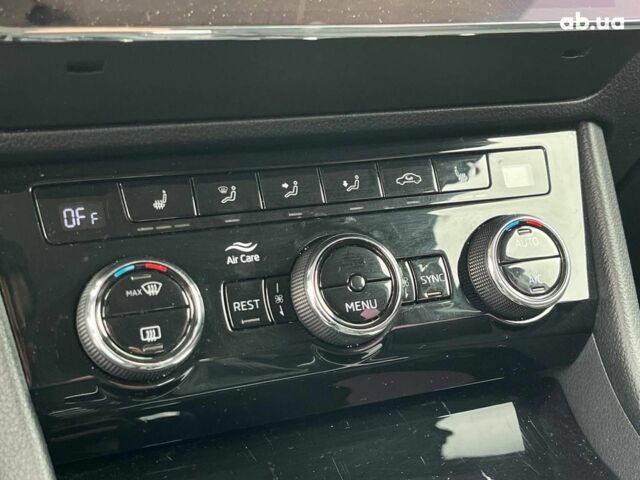 Білий Шкода Суперб, об'ємом двигуна 1.6 л та пробігом 117 тис. км за 17590 $, фото 20 на Automoto.ua