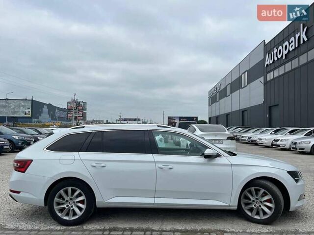 Белый Шкода Суперб, объемом двигателя 1.6 л и пробегом 117 тыс. км за 17590 $, фото 4 на Automoto.ua