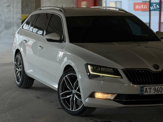 Белый Шкода Суперб, объемом двигателя 1.97 л и пробегом 225 тыс. км за 17500 $, фото 3 на Automoto.ua