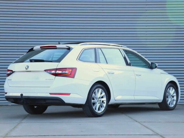 Белый Шкода Суперб, объемом двигателя 1.6 л и пробегом 37 тыс. км за 14500 $, фото 3 на Automoto.ua