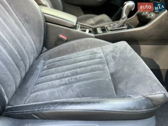 Білий Шкода Суперб, об'ємом двигуна 2 л та пробігом 286 тис. км за 16300 $, фото 34 на Automoto.ua