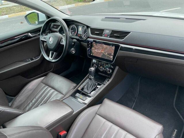 Белый Шкода Суперб, объемом двигателя 2 л и пробегом 268 тыс. км за 19999 $, фото 12 на Automoto.ua