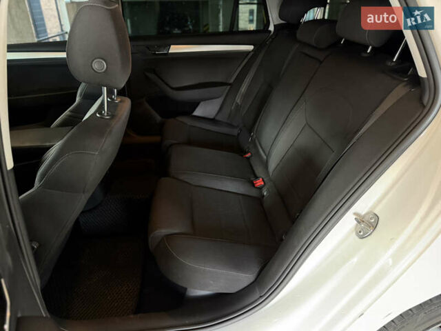 Белый Шкода Суперб, объемом двигателя 1.97 л и пробегом 225 тыс. км за 17500 $, фото 28 на Automoto.ua