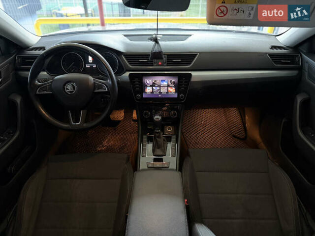 Белый Шкода Суперб, объемом двигателя 1.97 л и пробегом 225 тыс. км за 17500 $, фото 31 на Automoto.ua