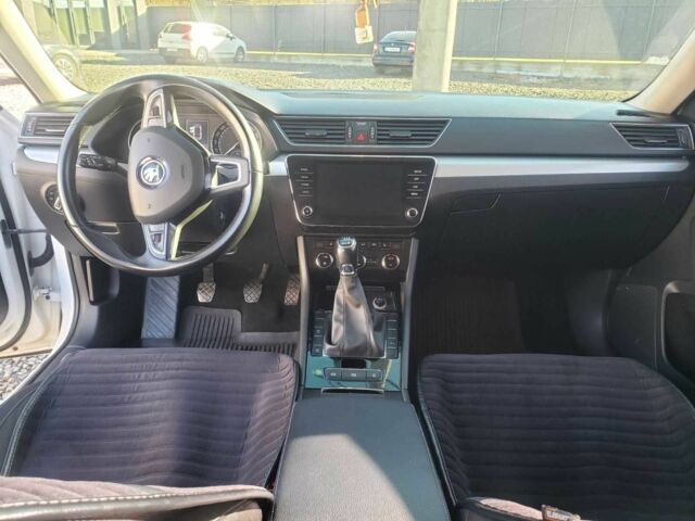 Белый Шкода Суперб, объемом двигателя 2 л и пробегом 272 тыс. км за 18700 $, фото 9 на Automoto.ua