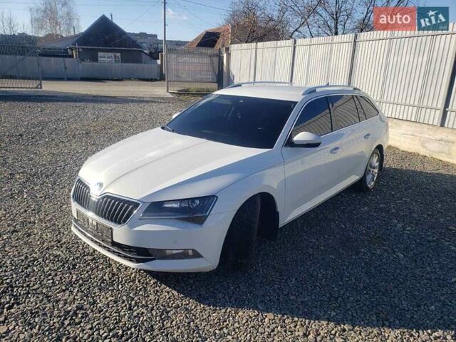 Белый Шкода Суперб, объемом двигателя 2 л и пробегом 272 тыс. км за 18700 $, фото 1 на Automoto.ua