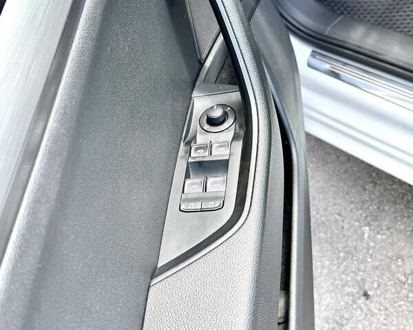 Белый Шкода Суперб, объемом двигателя 1.97 л и пробегом 250 тыс. км за 17500 $, фото 5 на Automoto.ua