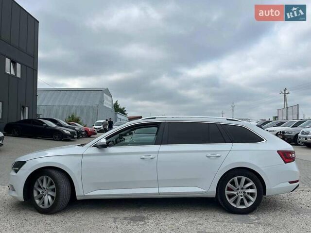 Белый Шкода Суперб, объемом двигателя 1.6 л и пробегом 117 тыс. км за 17590 $, фото 10 на Automoto.ua