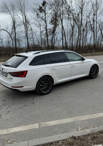 Белый Шкода Суперб, объемом двигателя 1.97 л и пробегом 255 тыс. км за 20500 $, фото 5 на Automoto.ua