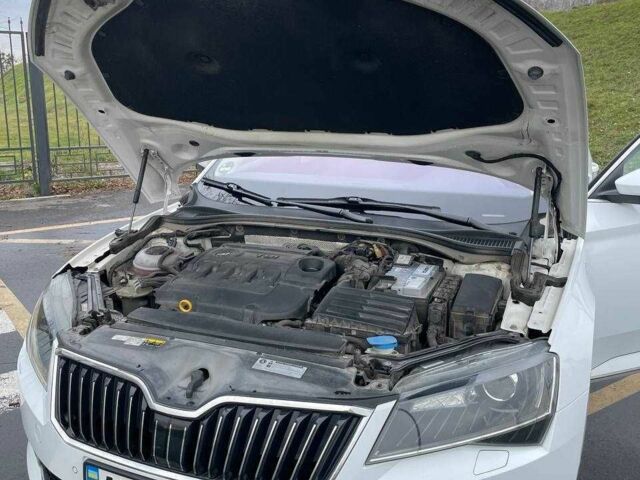 Белый Шкода Суперб, объемом двигателя 2 л и пробегом 268 тыс. км за 19999 $, фото 23 на Automoto.ua