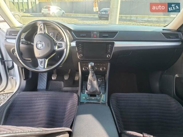 Белый Шкода Суперб, объемом двигателя 2 л и пробегом 272 тыс. км за 18700 $, фото 8 на Automoto.ua