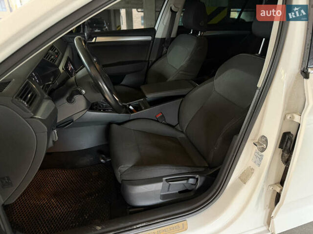 Белый Шкода Суперб, объемом двигателя 1.97 л и пробегом 225 тыс. км за 17500 $, фото 30 на Automoto.ua