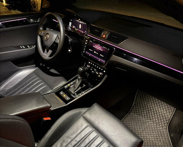 Білий Шкода Суперб, об'ємом двигуна 1.97 л та пробігом 167 тис. км за 23900 $, фото 20 на Automoto.ua