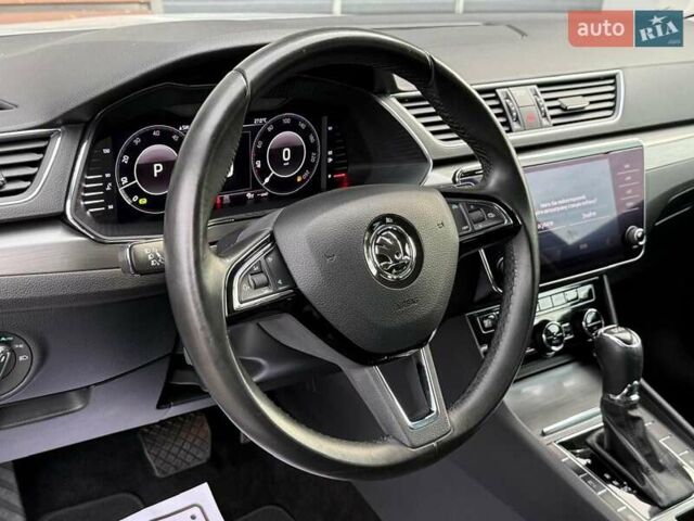 Білий Шкода Суперб, об'ємом двигуна 1.97 л та пробігом 64 тис. км за 24999 $, фото 50 на Automoto.ua