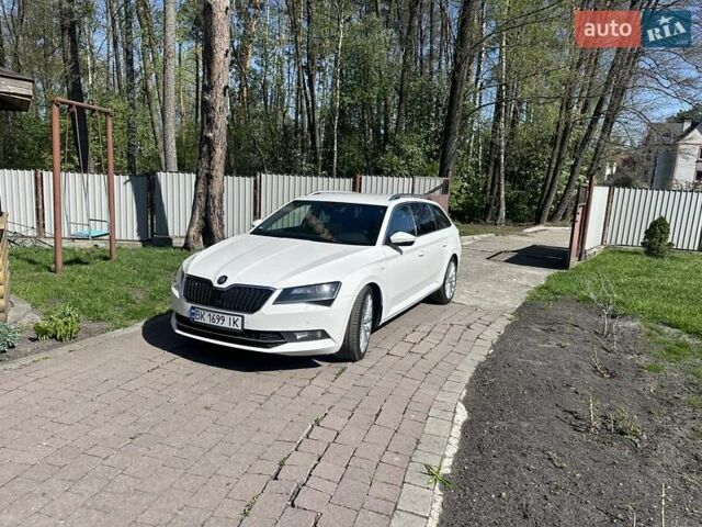 Білий Шкода Суперб, об'ємом двигуна 1.97 л та пробігом 187 тис. км за 26500 $, фото 2 на Automoto.ua