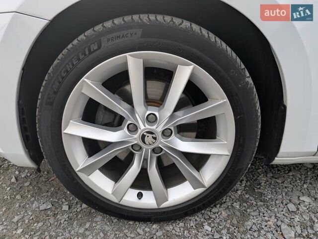 Белый Шкода Суперб, объемом двигателя 1.97 л и пробегом 287 тыс. км за 21550 $, фото 29 на Automoto.ua