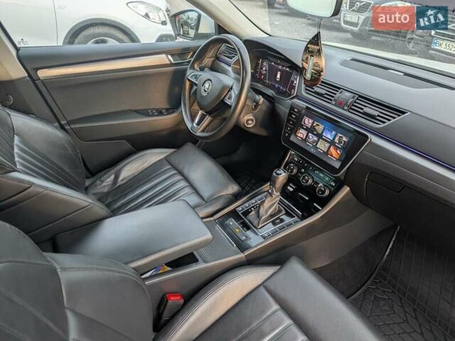 Белый Шкода Суперб, объемом двигателя 1.97 л и пробегом 287 тыс. км за 21550 $, фото 56 на Automoto.ua