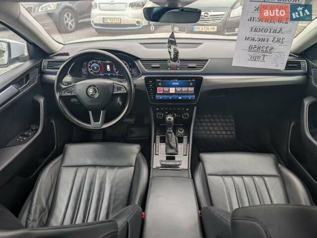 Білий Шкода Суперб, об'ємом двигуна 1.97 л та пробігом 287 тис. км за 22550 $, фото 49 на Automoto.ua